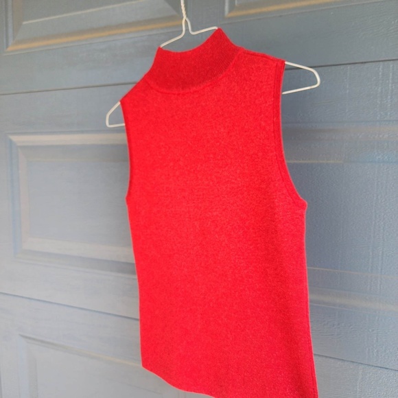 Versatile Red Mock Turtleneck Top S - Picture 3 of 3
